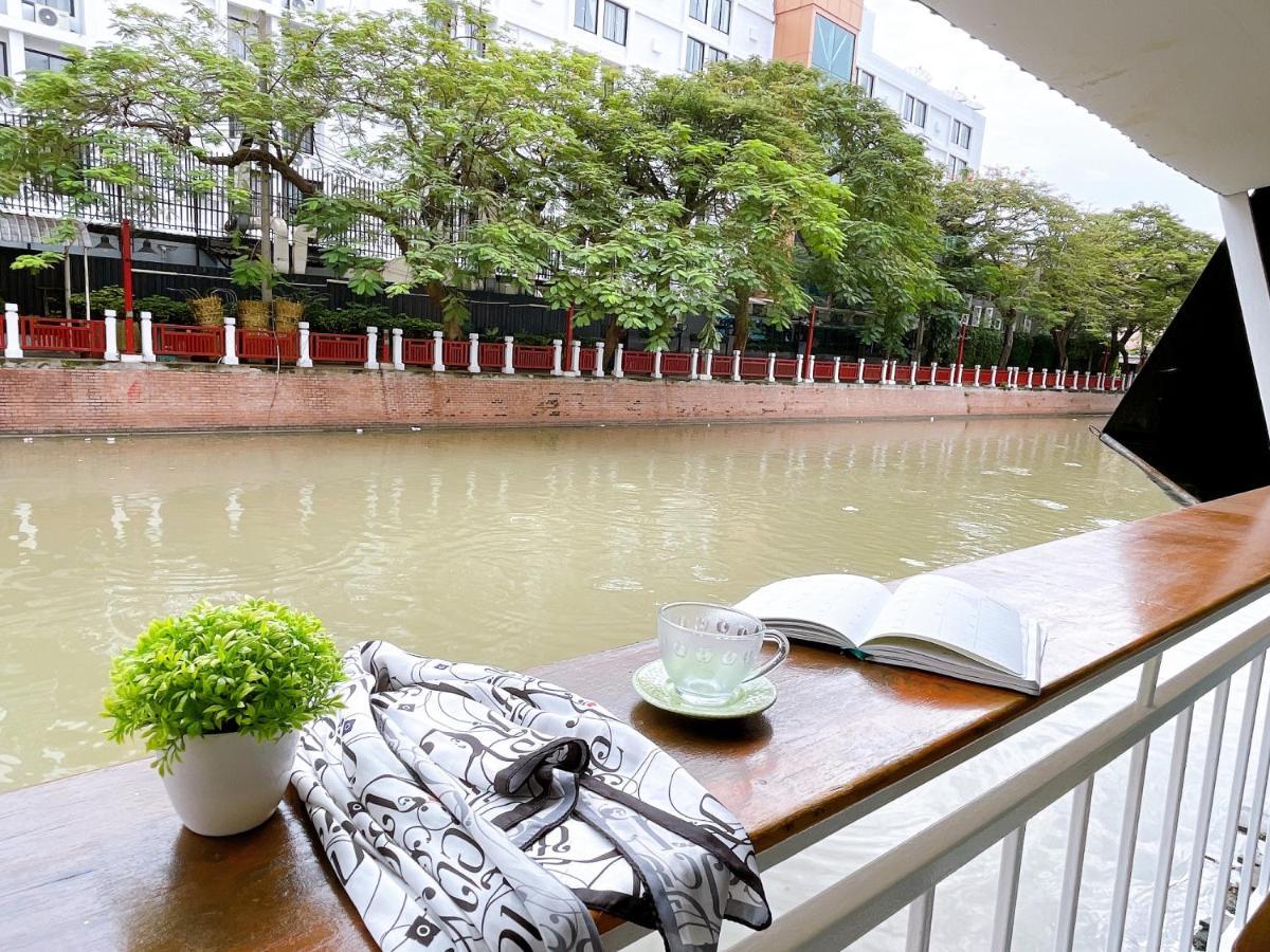 Lively And Cozy Canal House ,Entire House Bangkok Exterior photo